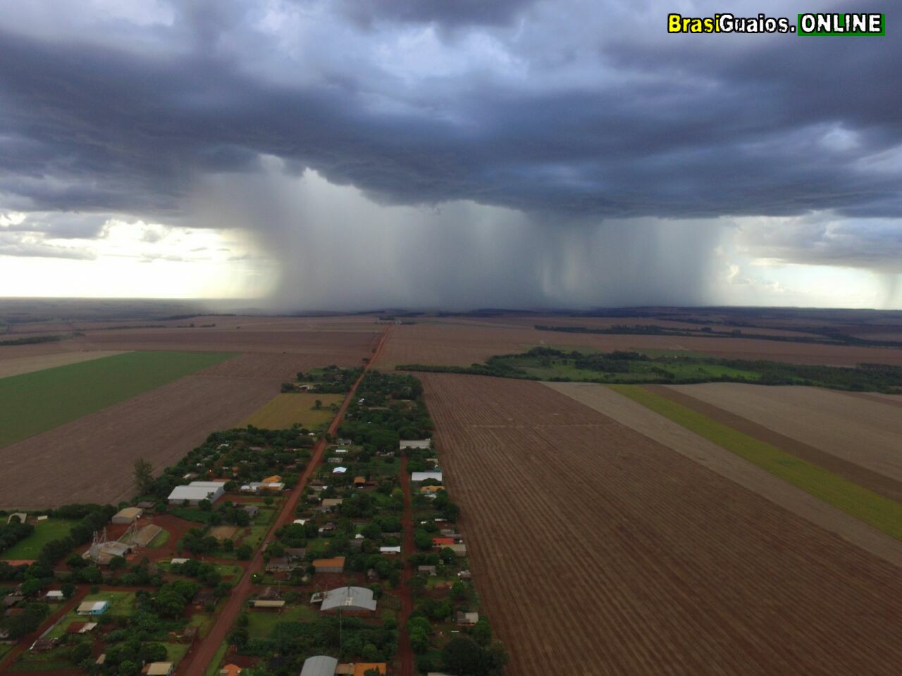 IMAGEM AÉREA DE GLEBA 8: UM ESPETÁCULO DA NATUREZA!