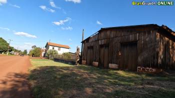 UMA CASA EM RUÍNAS QUE CONTA A HISTÓRIA DOS BRASIGUAIOS NA GLEBA 8